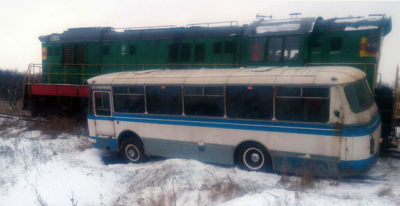 Под Красногоровкой автобус столкнулся с поездом, есть пострадавшие: фото с места ДТП