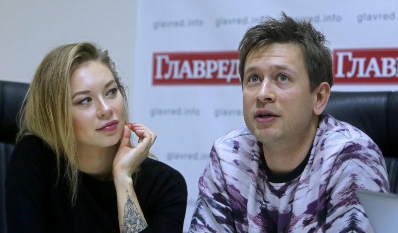 Жене Ступки-младшего приходится выбирать между покупкой платья или подштанников для мужа