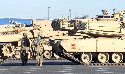 США перебросили в Германию танки и пушки для защиты от российской агрессии