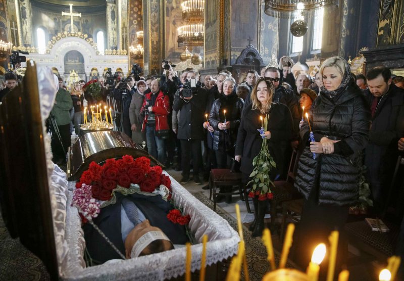 Суд продлил подозреваемым в убийстве Вороненкова содержание под стражей