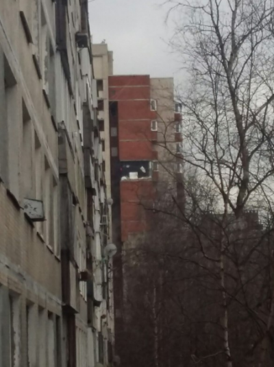 Поврежденный дом в Питере Поврежденный дом в Питере