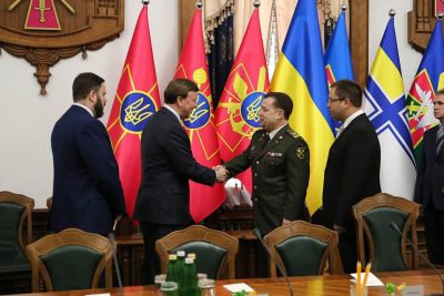 Полторак поговорил с конгрессменами США о предоставлении Украине оборонительного оружия