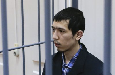 Азимов в зале суда Азимов в зале суда