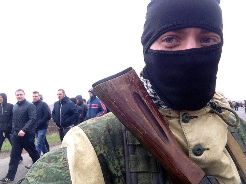 Боевик ДНР украл "премиальные" террористов и сбежал в Россию — разведка