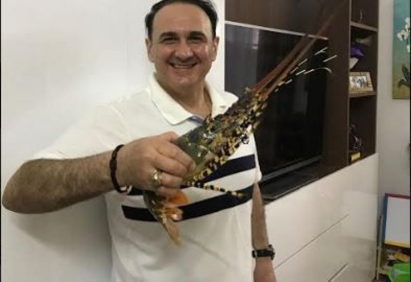 Владимир Гришко ест уши и червей, а еще — учит китайский язык