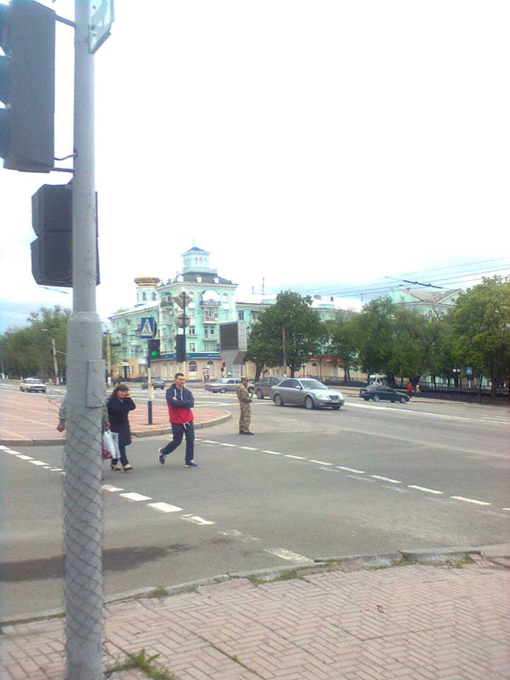 Полицаи на улицах Луганска Полицаи на улицах Луганска