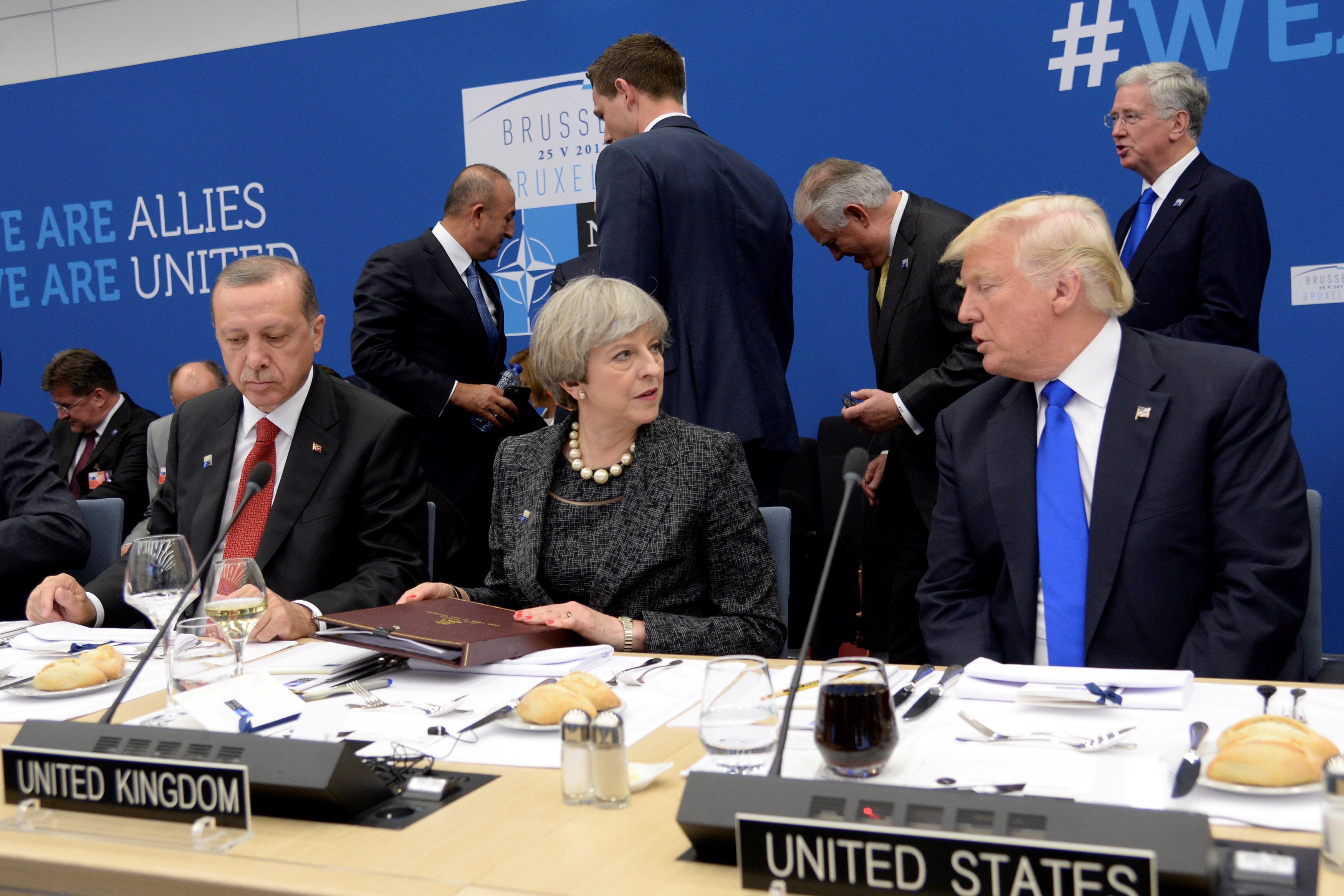 Реждеп Тайип Эрдоган, Тереза Мэй и Дональд Трамп Реждеп Тайип Эрдоган, Тереза Мэй и Дональд Трамп