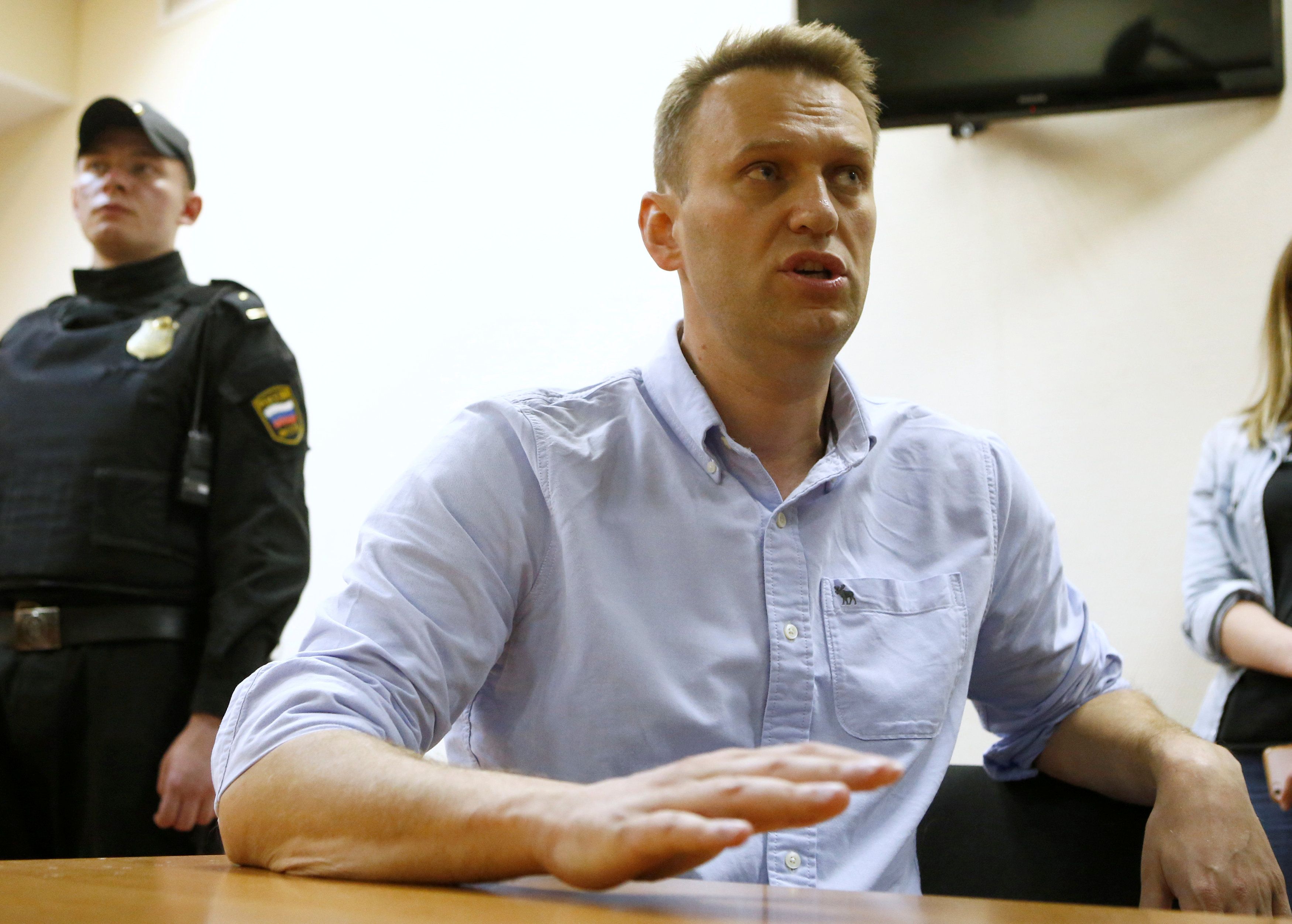 В Москве Навального увезла скорая из СИЗО: под больницей жестко разогнали митинг