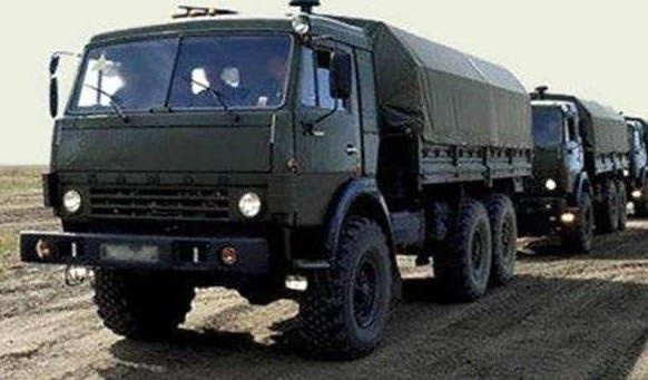 На Донбассе засекли новые колонны военных грузовиков РФ