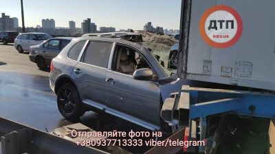 Смертельное ДТП в Киеве. Мост Патона стоит в пробке, опубликованы фото с места трагедии