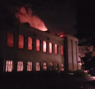 В Одессе горело здание Минобороны В Одессе горело здание Минобороны