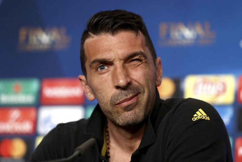 Буффон согласился стать запасным в Ювентусе