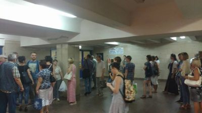 В Киеве закрыли две станции метро из-за поломки поезда