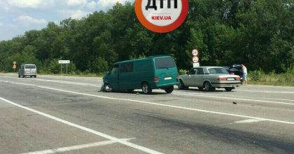 На Киевщине произошло ДТП с участием трех машин, есть пострадавший