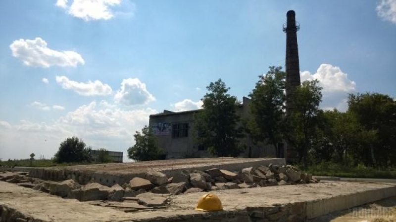 В ЛНР взорвали еще один памятник боевикам, опубликованы фото