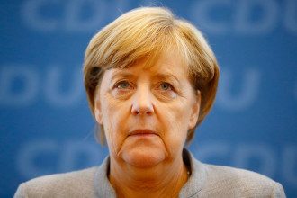 Ангела Меркель и Владимир Зеленский поговорили по телефону Ангела Меркель и Владимир Зеленский поговорили по телефону