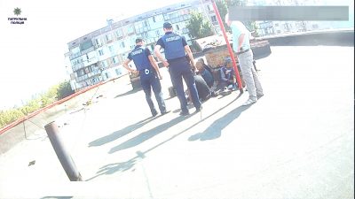 Рабочие вызвали полицию. Рабочие вызвали полицию.