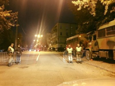 Масштабное перекрытие центра Киева. Акции протеста, машины Нацгвардии и встреча президента Мальты