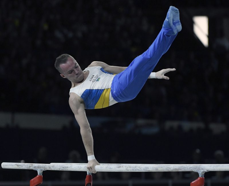 ЧМ по спортивной гимнастике. Украинцы завоевали два "серебра"