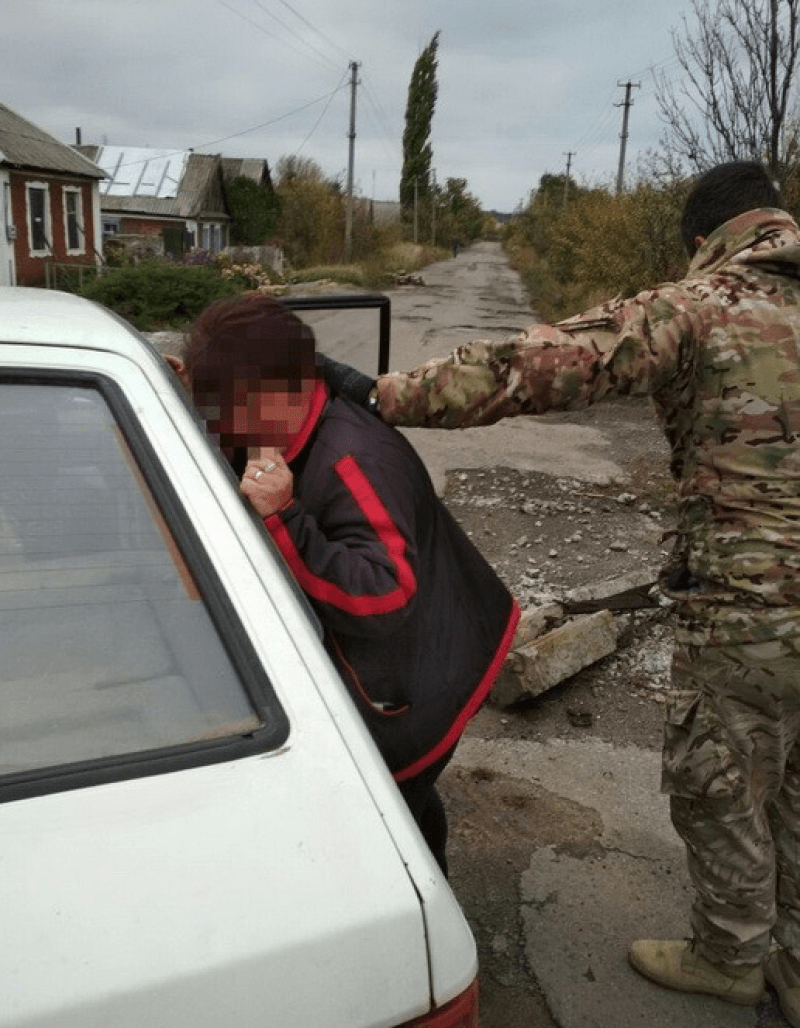 В зоне АТО накрыли агентурную сеть ДНР, задержаны два человека: опубликованы фото и видео