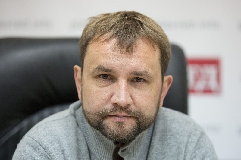 "Цеткин - Вятрович 1:0": украинцы бурно отреагировали на увольнение Вятровича