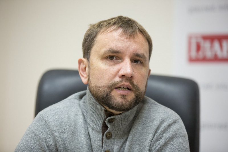 "Адиннарод, войны нет": Вятрович растолковал идею телемоста между Россией и Украиной