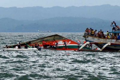 Судно затонуло спустя час после выхода в море. Судно затонуло спустя час после выхода в море.