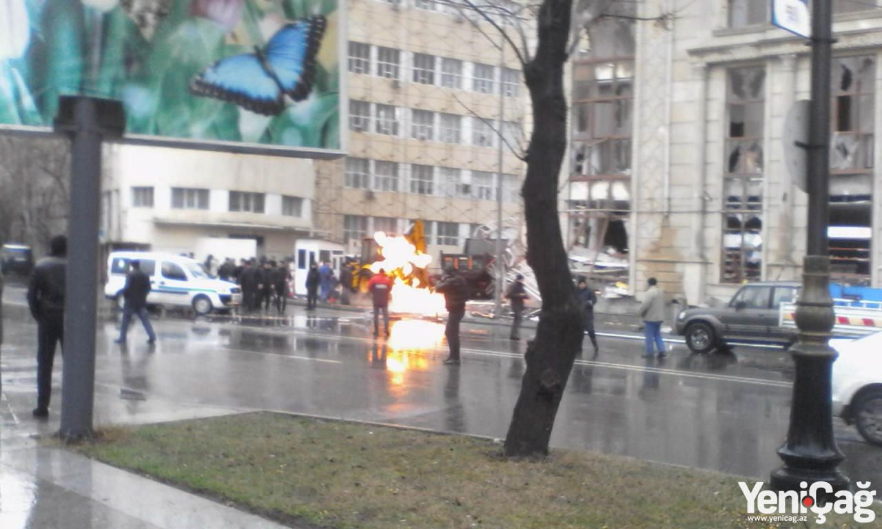 Взрыв в центре Баку, есть жертвы, фото и видео с места события - Мир -  Главред