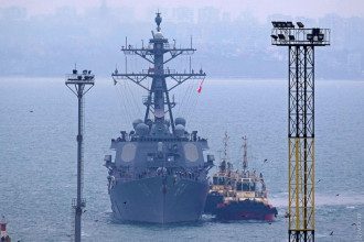 На обстрел британского эсминца в Черном море резко отреагировал Киев