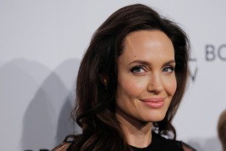 Анджелина Джоли с детьми посетила Париж