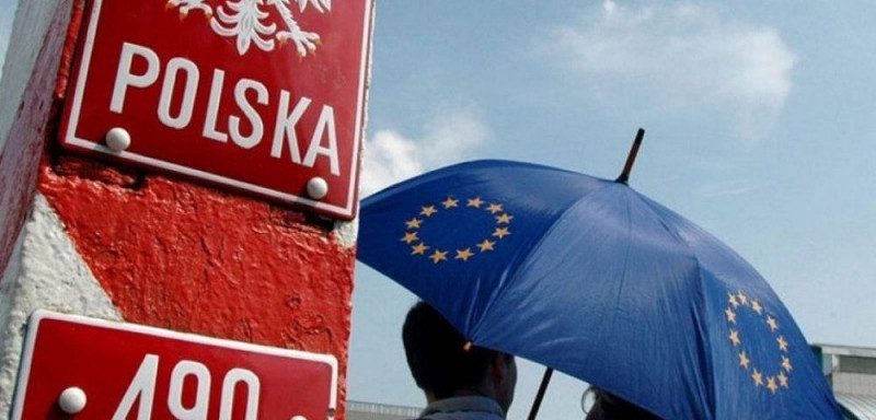 Парламентские выборы в Польше: побеждает партия Качиньского, проходят "друзья Путина"