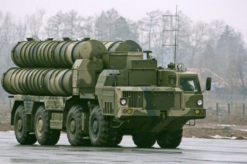 РФ перебросила в Беларусь ракеты для "С-300" и ЗРПК "Панцирь": детали