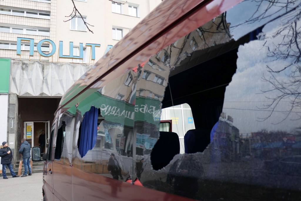 В Киеве злоумышленники повредили маршрутки