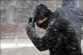 Сніг, вітер, штормове попередження