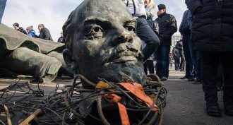 снос памятника Ленину, декоммунизация