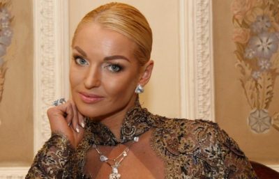 Анастасия Волочкова похвасталась новым платьем Анастасия Волочкова похвасталась новым платьем