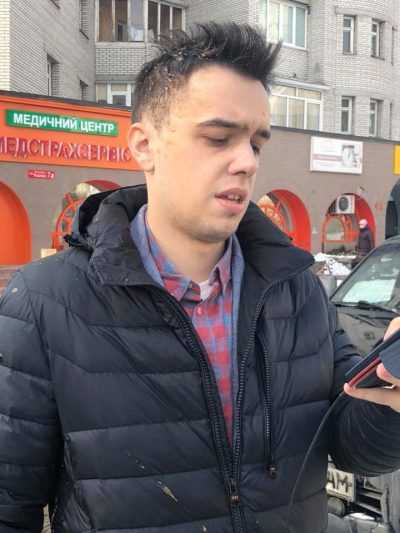 Блогера-"порохобота" Мирослава Олешко неизвестные закидали яйцами, фото, видео