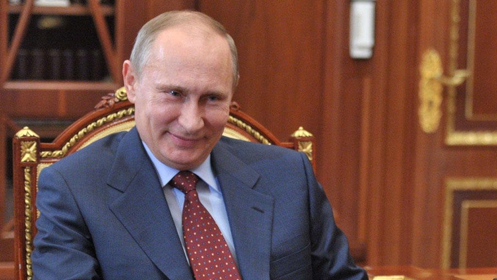 Путин довольный