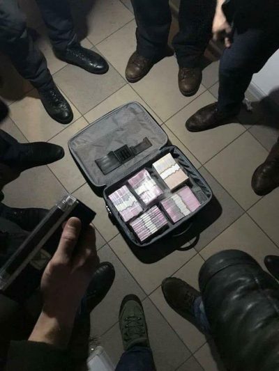 Пресловутый чемодан со взяткой