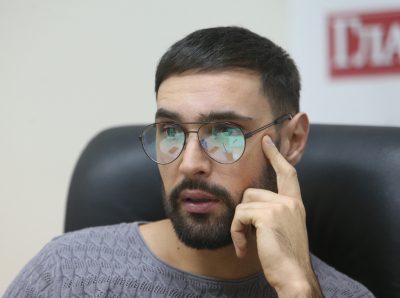 Певец поделился новым стихотворением Певец поделился новым стихотворением