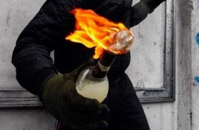 Нардеп Левченко швыряся "коктейлями Молотова" в коммунальщиков - полиция