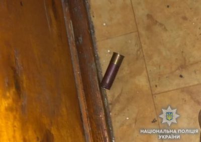 В Одессе мужчина устроил пальбу из окна по прохожим: фото, видео
