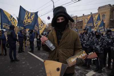 Националисты блокируют посольство РФ