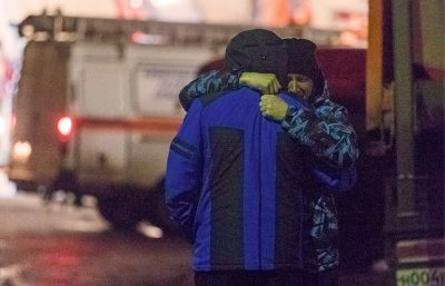 Родственники не могут найти 35 человек, которые находились в торговом центре Родственники не могут найти 35 человек, которые находились в торговом центре