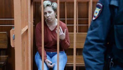 Надежда Судденок уверяет, что в торговом центре неизвестные подожгли детские батуты Надежда Судденок уверяет, что в торговом центре неизвестные подожгли детские батуты