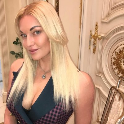 Анастасия Волочкова показала изуродованные ноги без пуантов