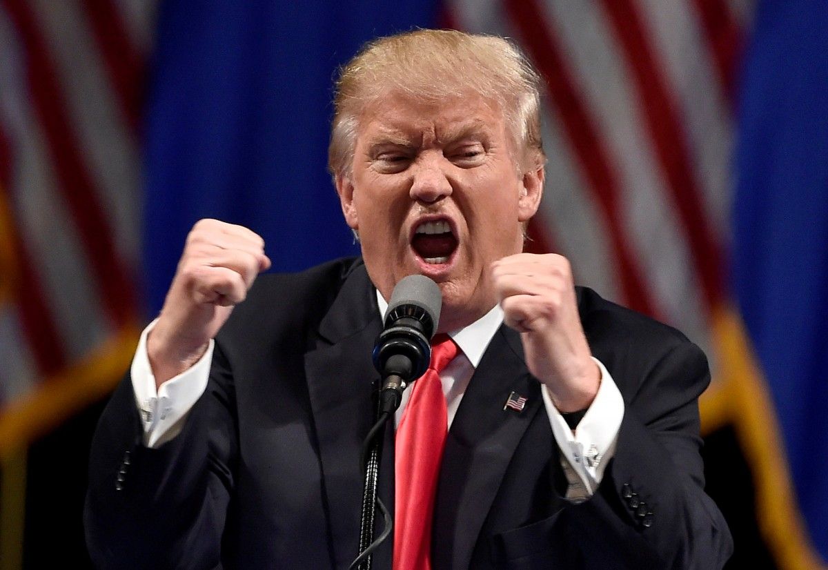 Дональд Трамп во время публичного выступления Дональд Трамп во время публичного выступления