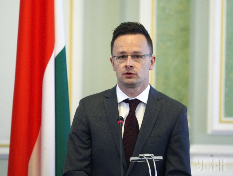 Петер Сийярто