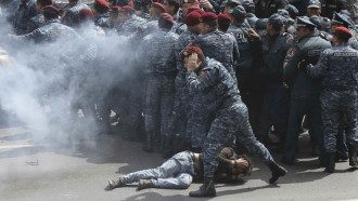 Війна за Карабах - в Єревані посилилися бунти проти виведення військ Війна за Карабах - в Єревані посилилися бунти проти виведення військ