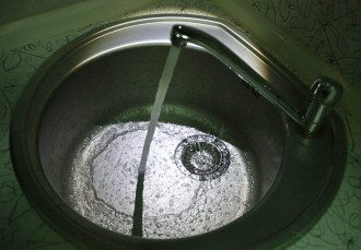 вода